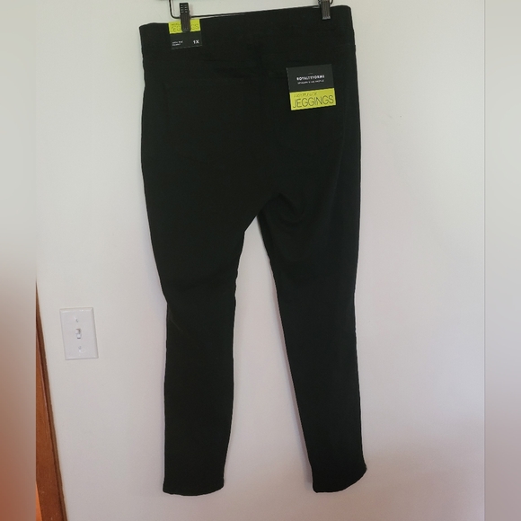 Royalty For Me High Rise Black Skinny Jeans - Picture 2 of 2